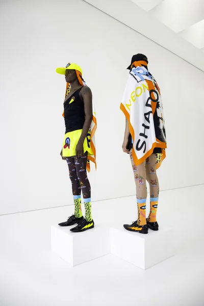 Look 19
